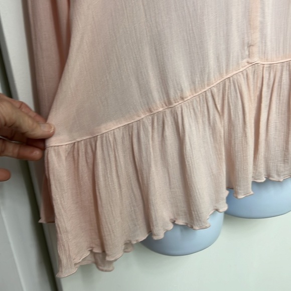 120. DKNY JEANS Peasant blouse, 100% rayon, mauve colored, ruffled wrist & waist - Picture 8 of 11